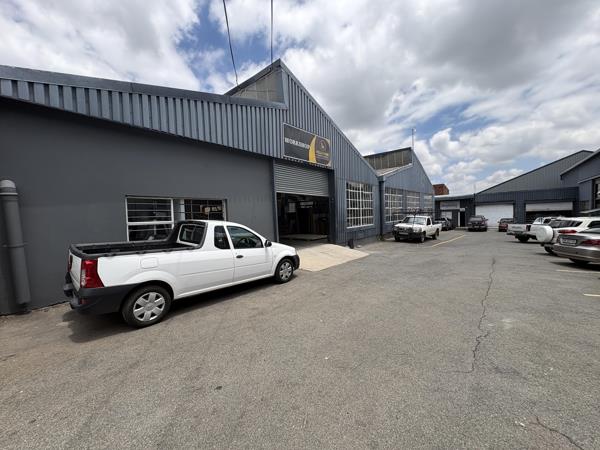 1 100 m² Industrial space