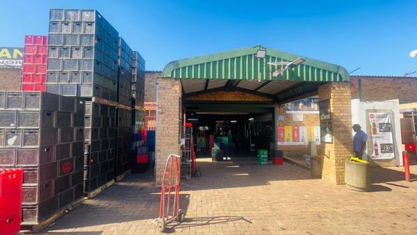 2 376 m² Retail Space