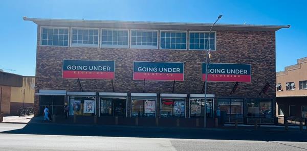 2 200  m² Commercial space