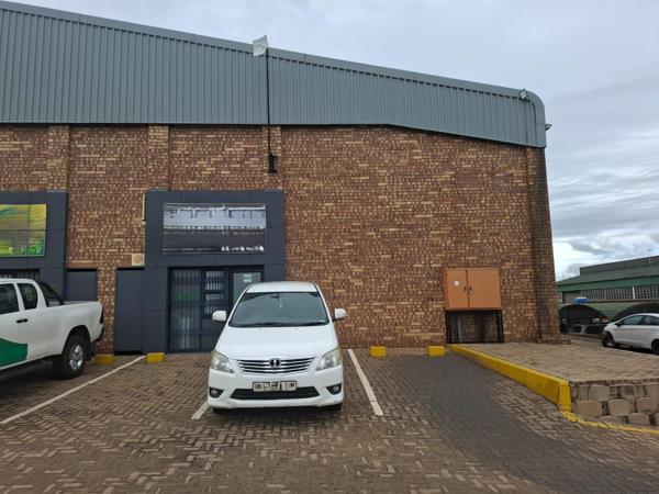 195  m² Industrial space