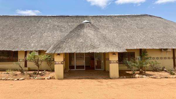 597  m² Commercial space