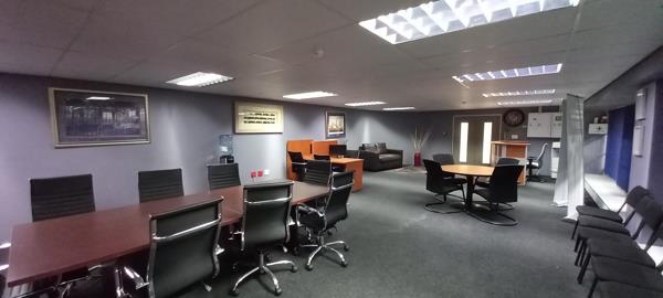 438 m² Office Space