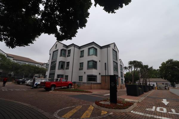 240  m² Office Space