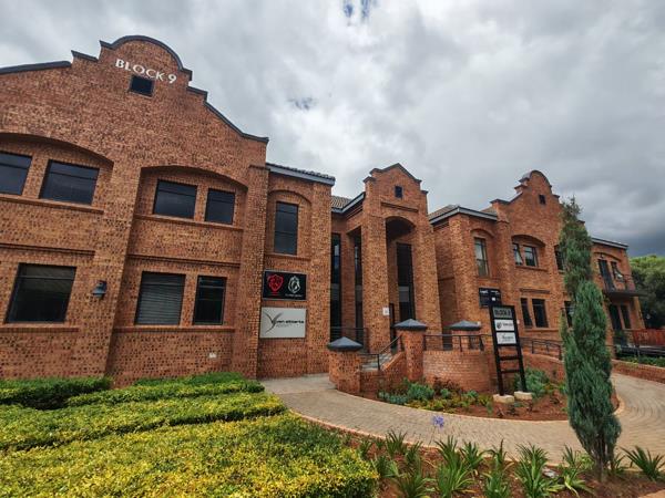 140  m² Commercial space