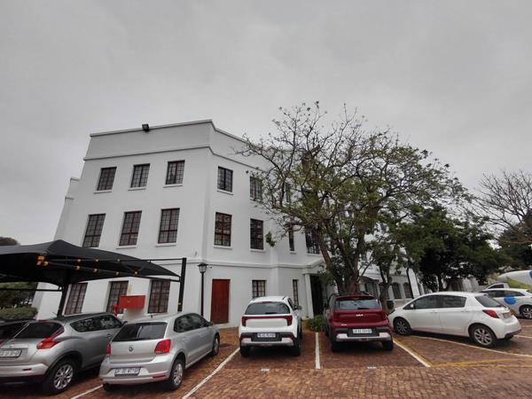 156  m² Commercial space