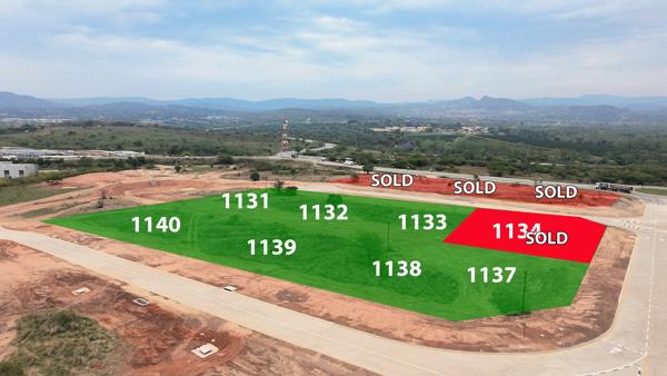 2 400 m² Land