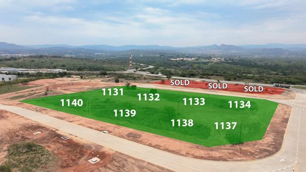 2 400 m² Land