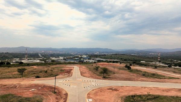2 400 m² Land