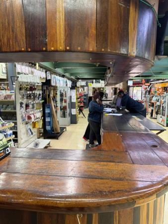 2 800  m² Commercial space