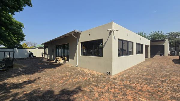 250  m² Commercial space