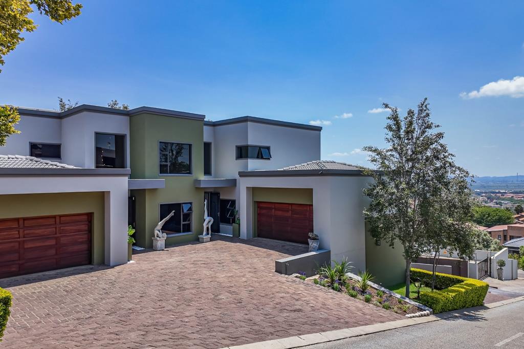 6 Bedroom House