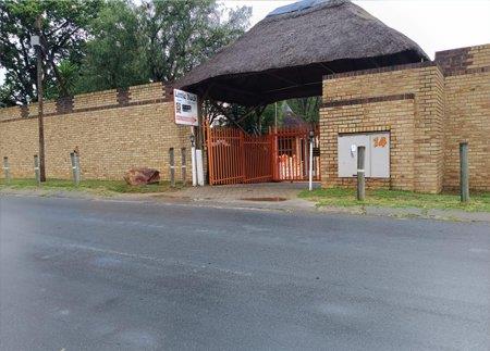 11 325  m² Commercial space