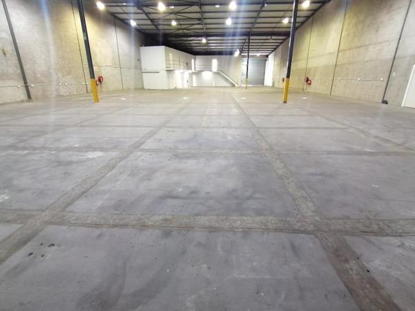 1 500  m² Commercial space