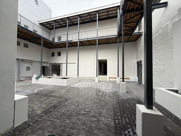 609  m² Commercial space