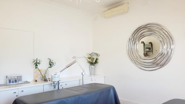 215  m² Commercial space