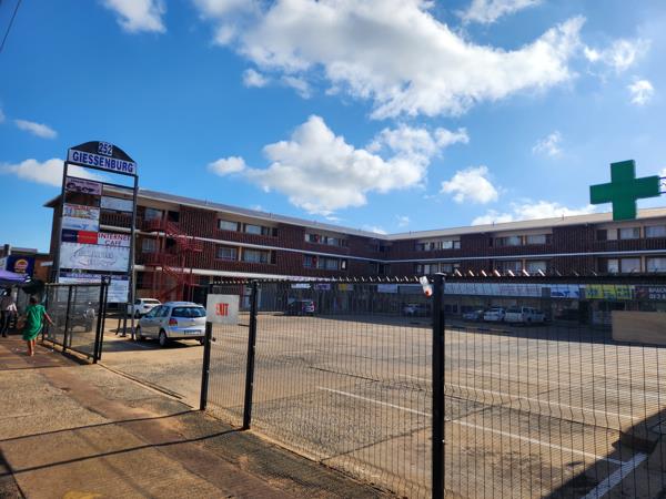 85  m² Commercial space