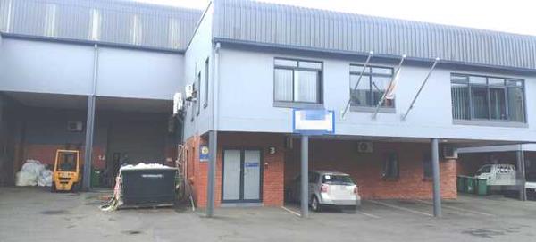 1 045  m² Commercial space