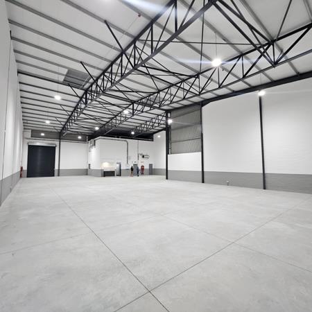 565  m² Industrial space