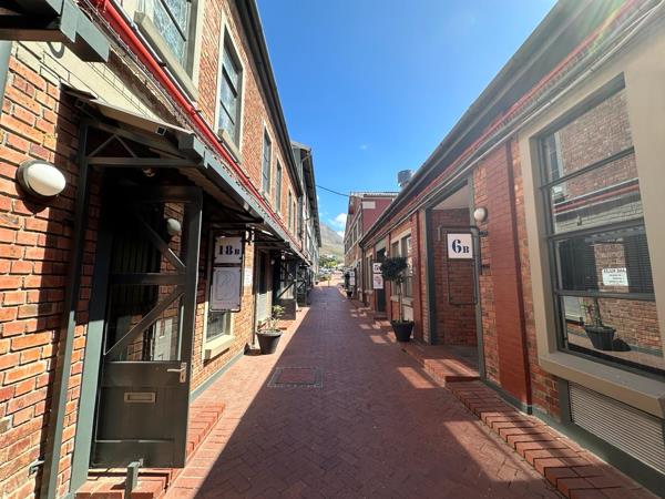 477  m² Commercial space