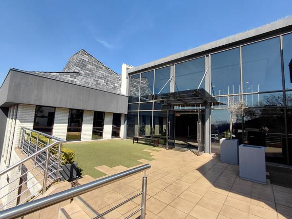 122  m² Commercial space