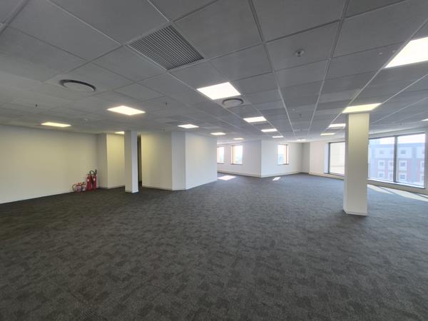 1 356  m² Commercial space