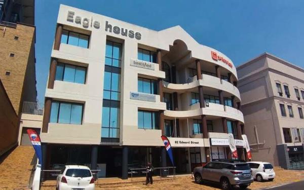 161  m² Commercial space