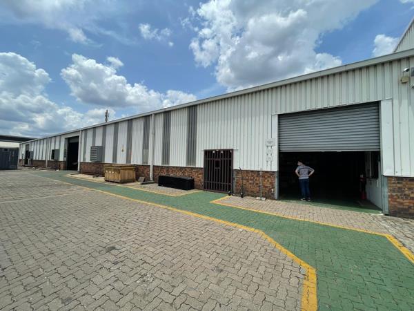 2 424  m² Industrial space