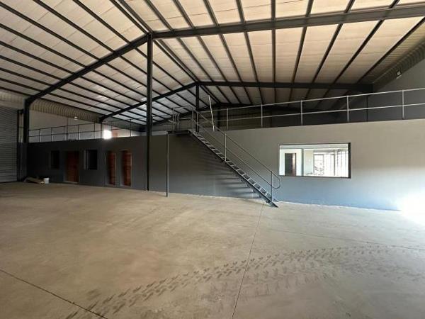 1 500  m² Industrial space