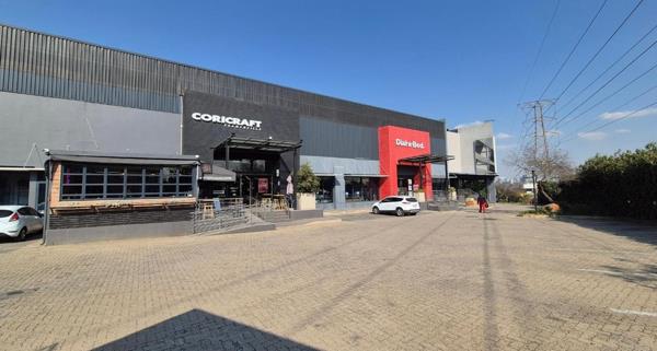 753  m² Commercial space