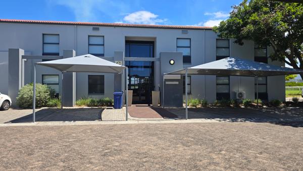 544  m² Commercial space