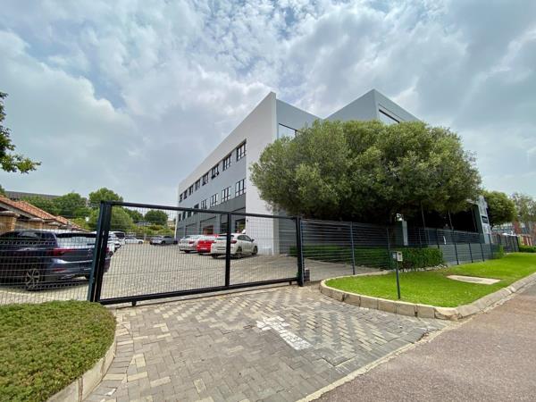 750 m² Office Space