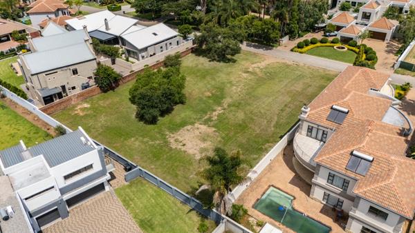 936 m² Land