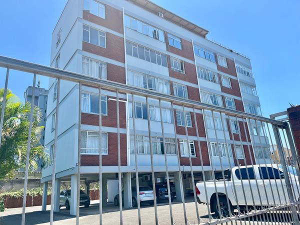 2.5 Bedroom Flat