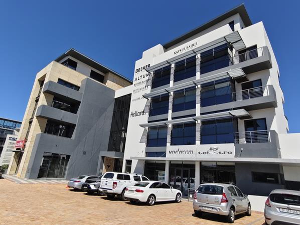 632  m² Commercial space