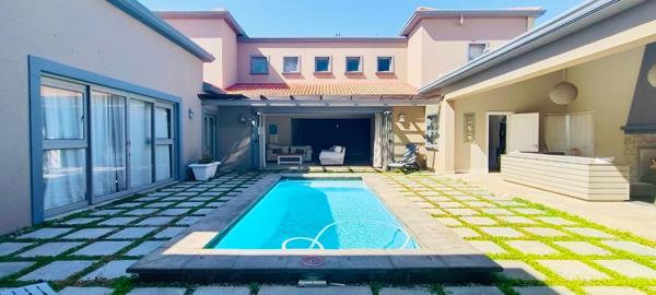 6 Bedroom House
