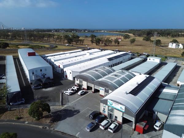 557  m² Industrial space