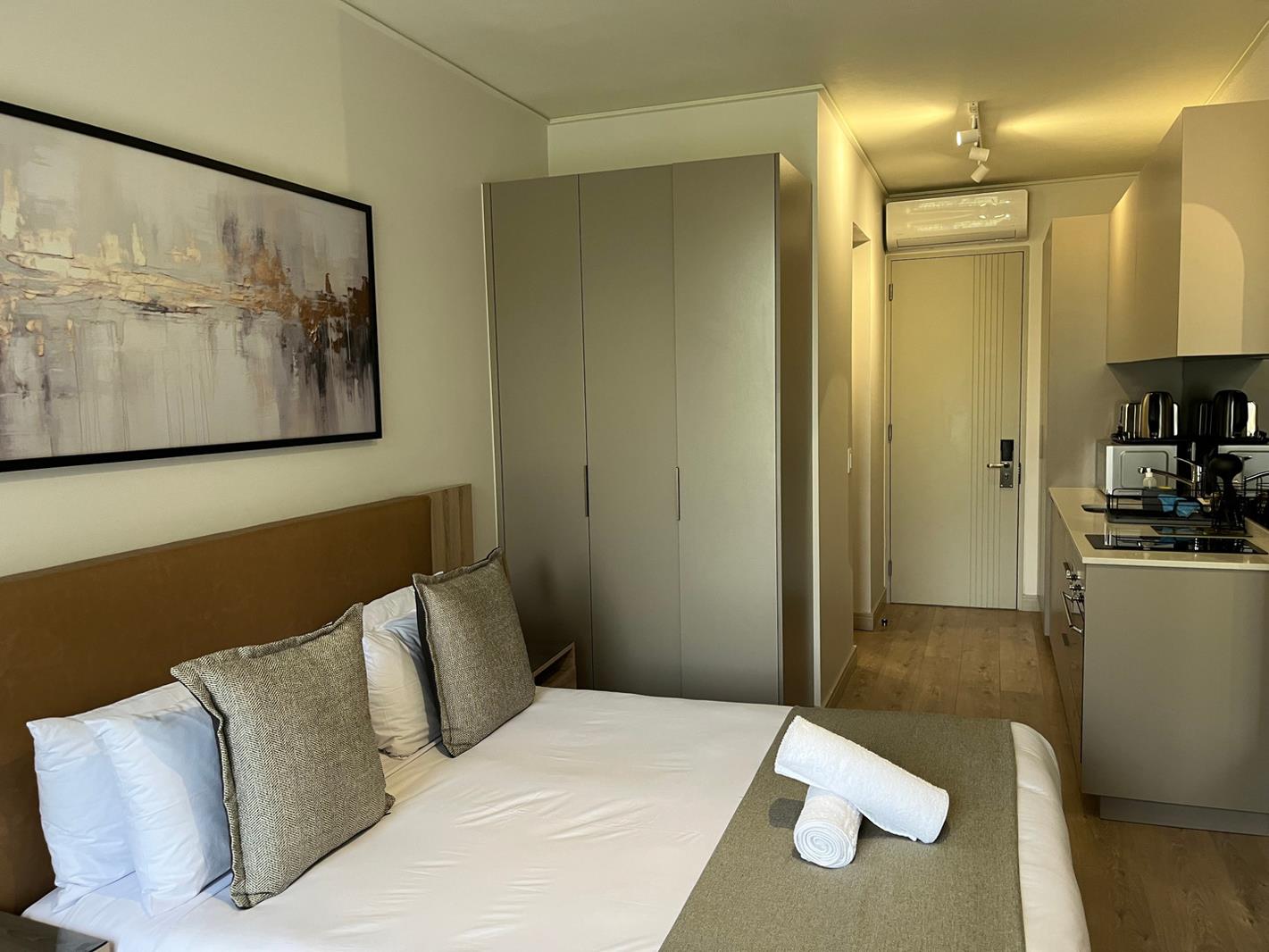 1 Bedroom Apartment in Rosebank