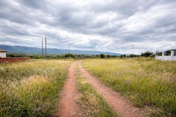 1 078 m² Land