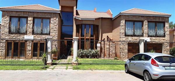 7 Bedroom House