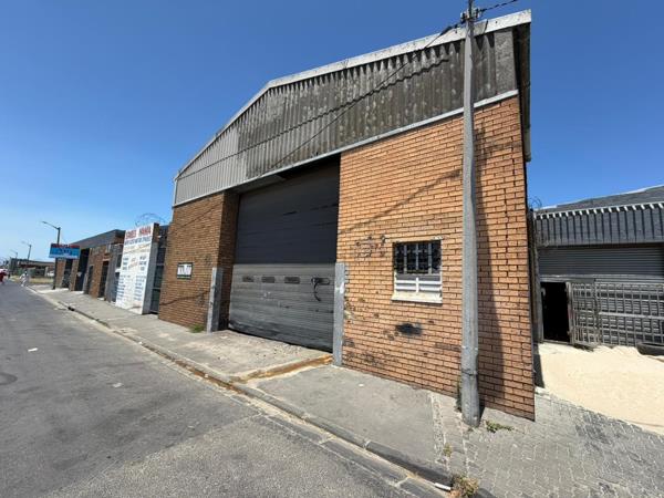 320  m² Industrial space