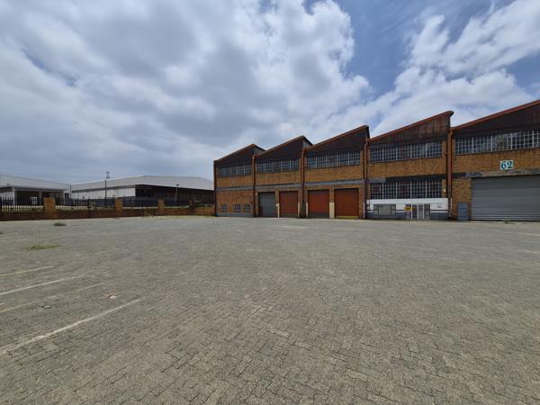 1 900 m² Industrial space