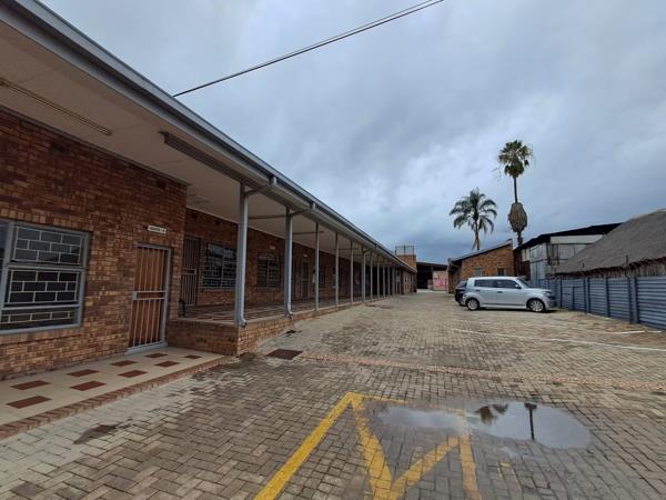 57  m² Commercial space