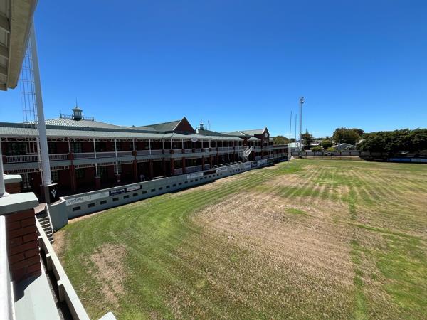 232  m² Commercial space