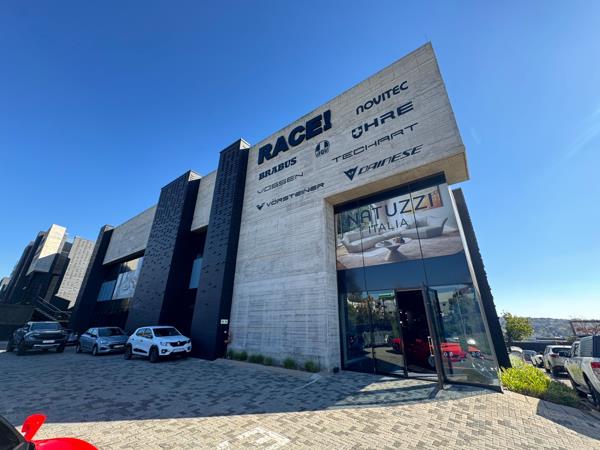 1 923  m² Commercial space