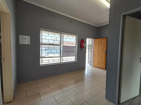 57  m² Commercial space