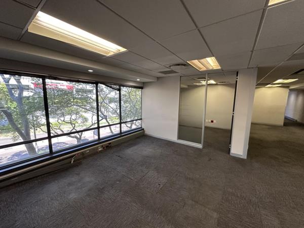 1 159  m² Office Space