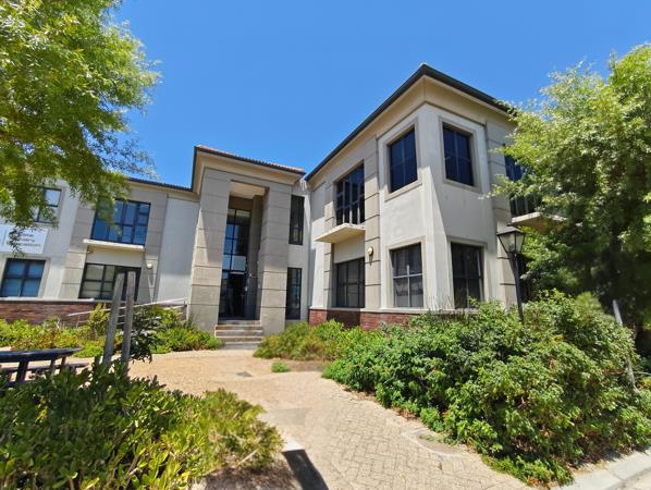 220  m² Commercial space