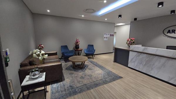 1 136  m² Office Space