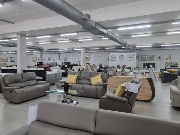 1 271  m² Commercial space