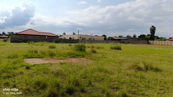1 000 m² Land